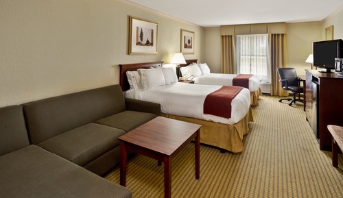 Room, 2 Double Beds, Roll-in Shower (Communications)