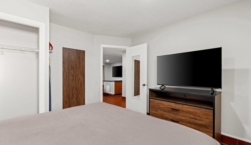 Family Suite, 2 Queen Beds, Non Smoking (2 Bedroom)