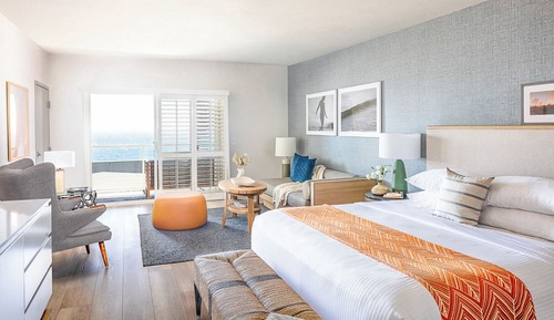 Standard Room, 1 King Bed, Partial Ocean View