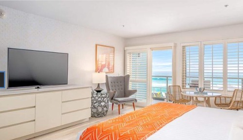 Pool Terrace, 1 King Bed, Pool & Ocean View