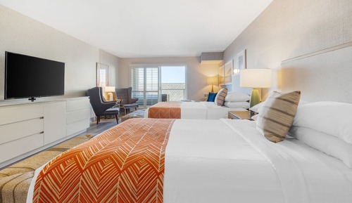Standard Room, 2 Queen Beds, Balcony, Courtyard View