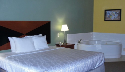 Suite, 1 King Bed, Non Smoking, Jetted Tub