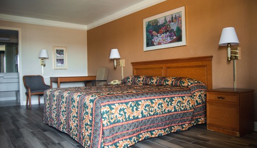 Standard Room, 1 King Bed