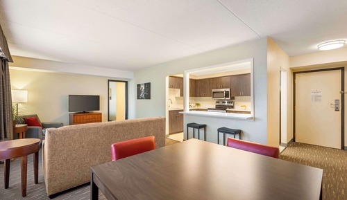 Suite, 1 King Bed with Sofa bed, Non Smoking, Corner (with Sofabed)