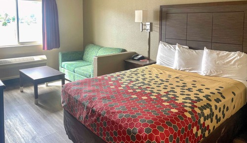 Suite, 1 Queen Bed with Sofa bed, Non Smoking