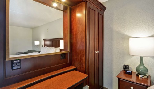 Room, 1 Queen Bed, Accessible, Bathtub (Refrigerator, Microwave)