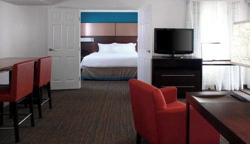 Suite, 2 Bedrooms (Fireplace)
