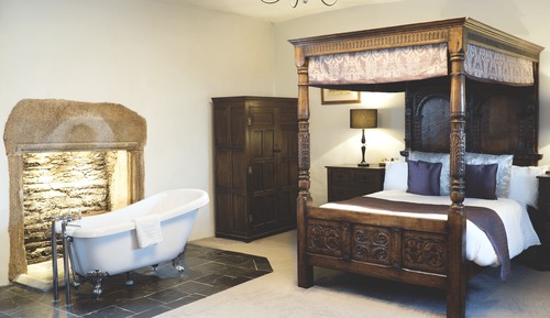 Room ( Four  Poster)
