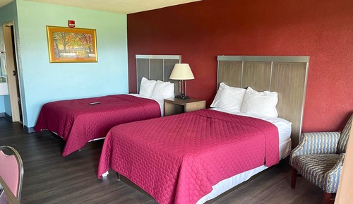 Standard Room, 2 Double Beds, Roll-in Shower, Non Smoking