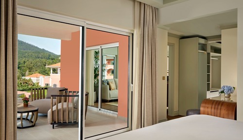 Executive Suite, 1 Bedroom, Non Smoking, Resort View (Corner)