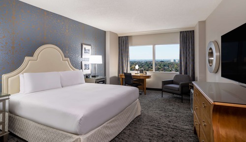 One King Bed, Non-Smoking, Accessible