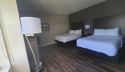 Room, 2 Queen Beds, Accessible, Non Smoking (Roll-In Shower)