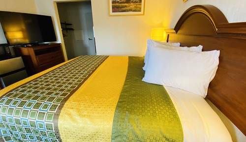 Standard Room, 1 King Bed, Non Smoking