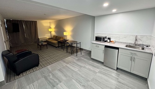 Family Suite, 2 Queen Beds, Non Smoking