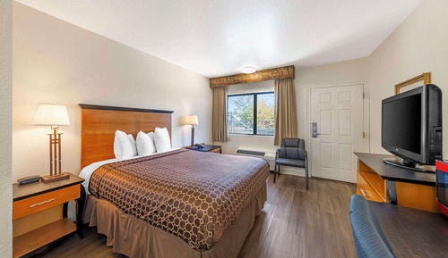 Standard Room, 1 Queen Bed, Non Smoking