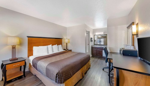 Standard Room, 1 King Bed, Non Smoking
