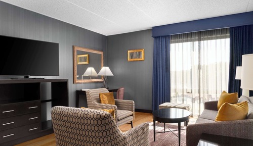 Suite, 1 King Bed, Non Smoking
