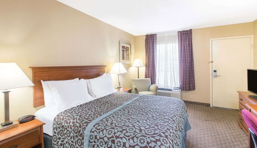 Standard Room, 1 Queen Bed