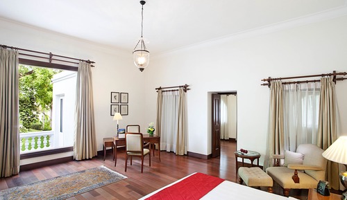 Luxury Suite with Living Room
