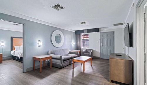 Suite, 1 King Bed, Non Smoking
