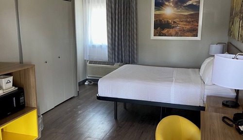 Deluxe Room, 1 Queen Bed, Non Smoking