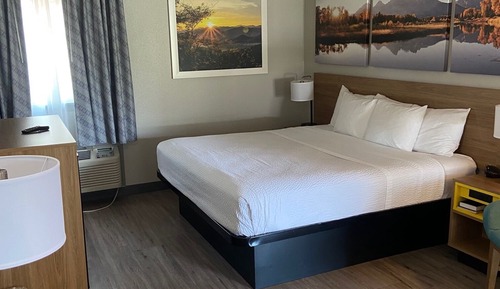 Deluxe Room, 1 King Bed, Non Smoking