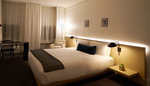 Standard Room, 1 King Bed, Accessible Bathtub