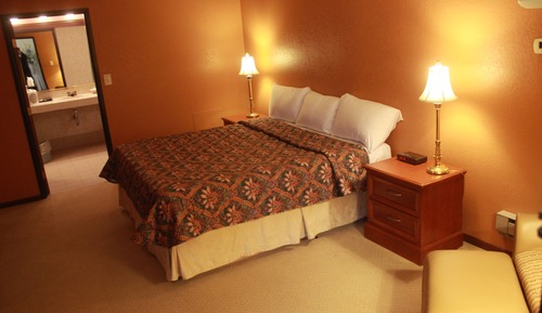 Deluxe King Bed Poolside