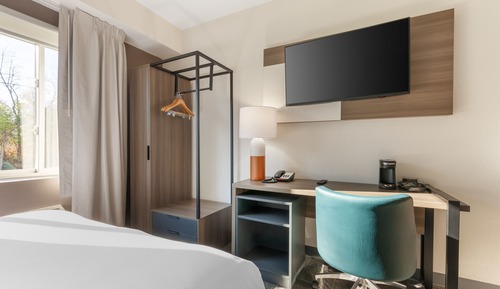 Standard Room, 1 Queen Bed, Non Smoking