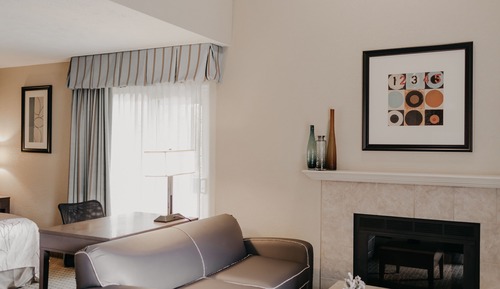 Studio Suite, 1 King Bed with Sofa bed, Non Smoking