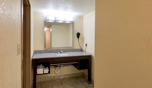 Standard Room, 1 Queen Bed, Non Smoking