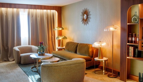 Suite, 1 King Bed with Sofa bed