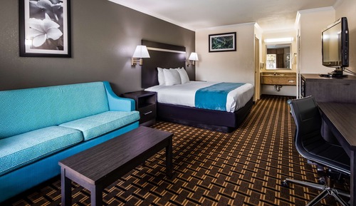 Standard Room, 1 King Bed, Accessible, Bathtub