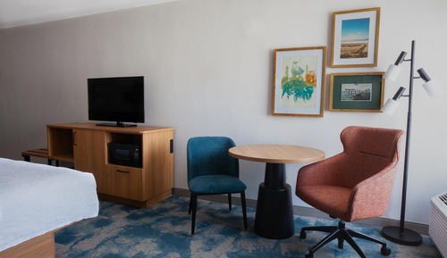 Suite, 1 King Bed, Refrigerator