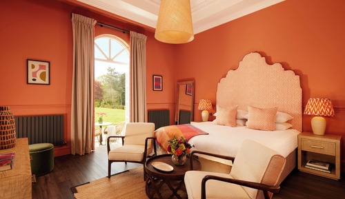 Estate Patio Room