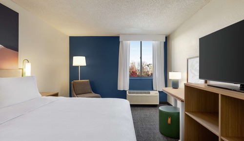 Room, 1 Queen Bed, Accessible, Bathtub (Mobility)