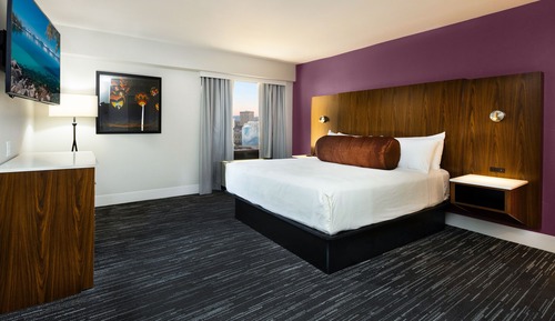 Cedar Tower Skyline Suite
