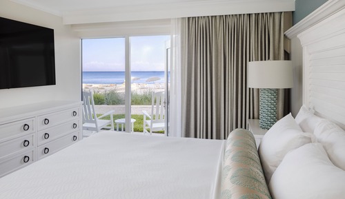 One Bedroom King Suite with Lanai-Beachfront.