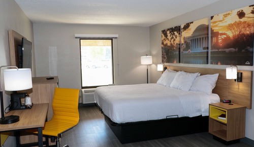Room, 1 King Bed, Non Smoking