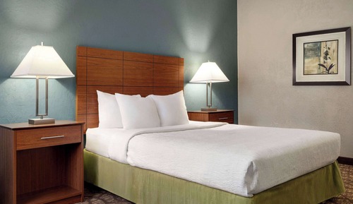 Room, 1 Queen Bed, Accessible, Non Smoking (Mobility, Roll-in Shower)