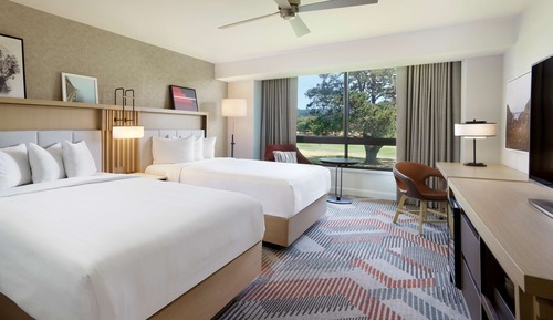 Room, 2 Queen Beds, Pool View