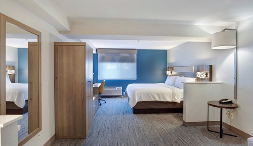 Standard Room, 1 King Bed, Club Lounge Access (Feature)