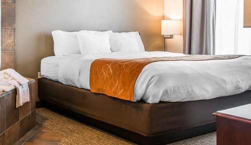 Suite, 1 King Bed, Accessible, Non Smoking