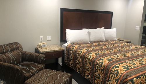 Standard Room, 1 King Bed, Jetted Tub