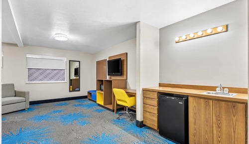Standard Room, 1 Queen Bed, Accessible