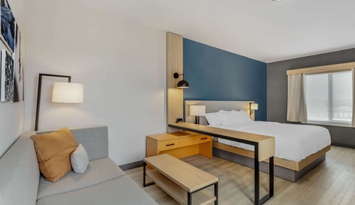 Suite, 1 King Bed, Non Smoking, Jetted Tub (2 person Whirlpool in bath)
