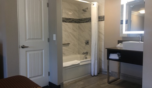 Deluxe King Room with Jacuzzi