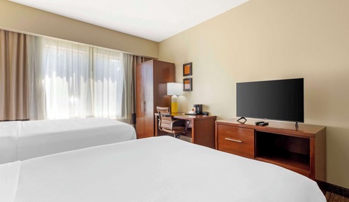 2 Queen Beds, Suite, Nonsmoking, Upgrade