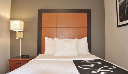 Deluxe Suite, Multiple Beds, Non Smoking (Deluxe Family Suite)