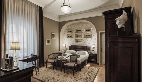 Deluxe Double or Twin Room